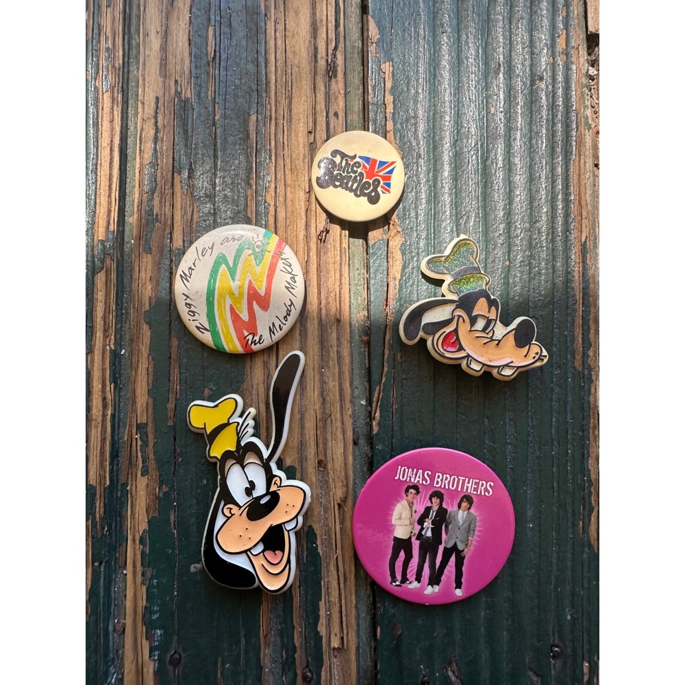 Vintage Pin Lot Jonas Brothers Ziggy Marley The Beatles Disney Goofy Buttons